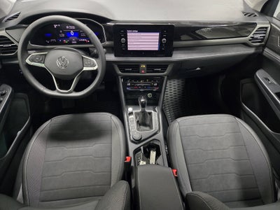 2025 Volkswagen Taos SE Black