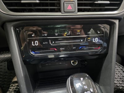 2025 Volkswagen Taos SE Black