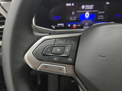 2025 Volkswagen Taos SE Black