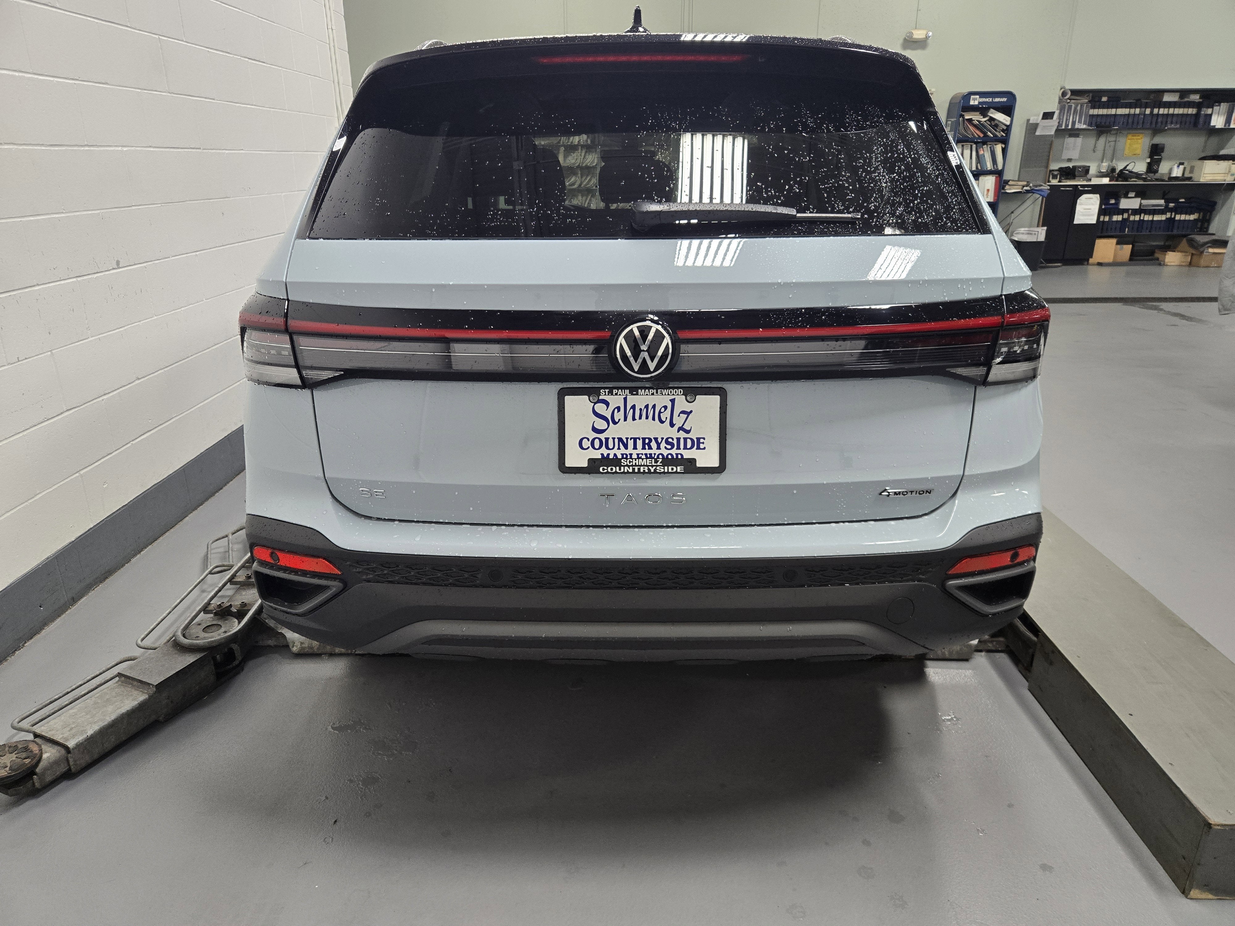 2025 Volkswagen Taos SE Black