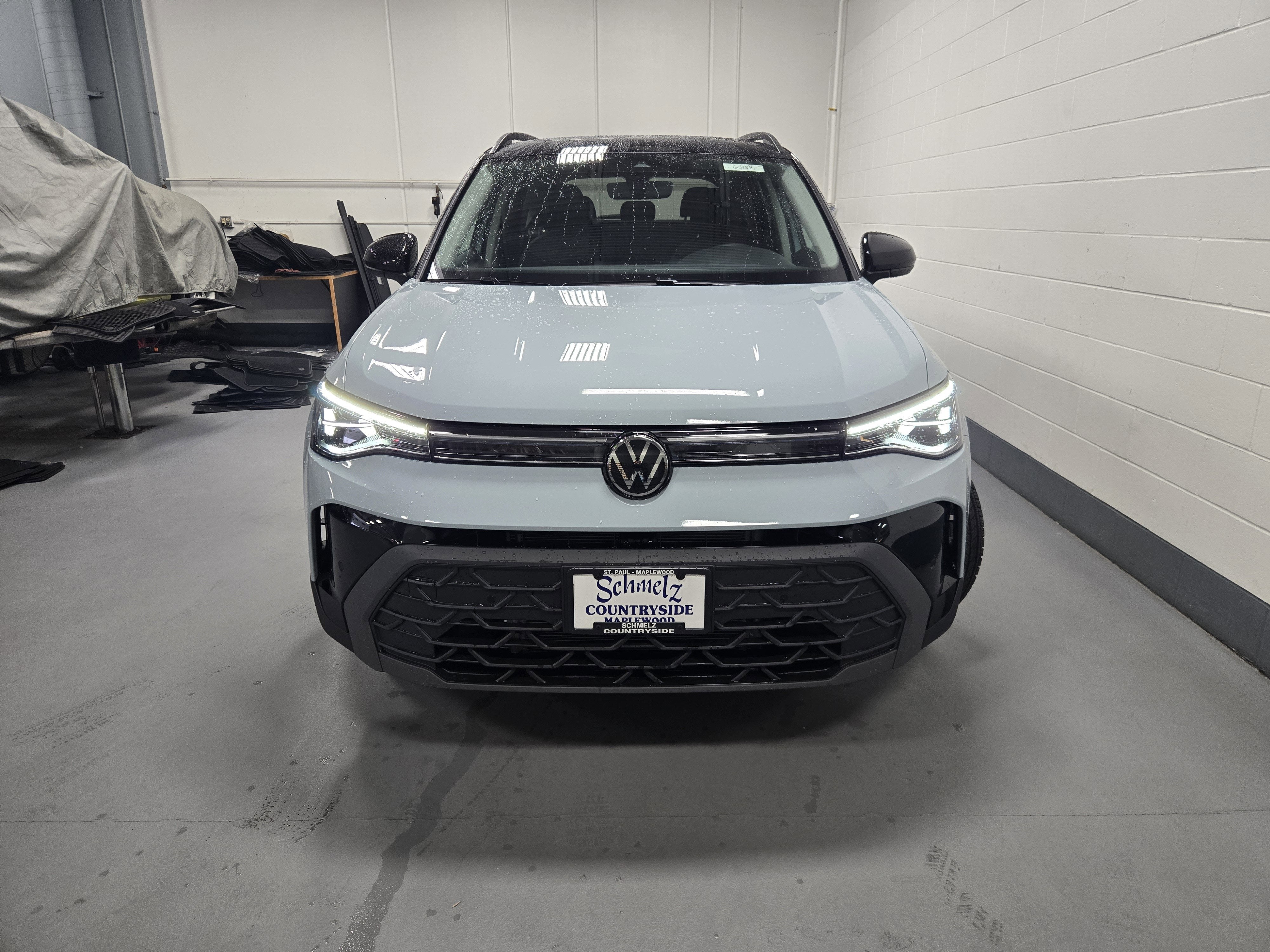 2025 Volkswagen Taos SE Black