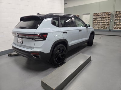 2025 Volkswagen Taos SE Black