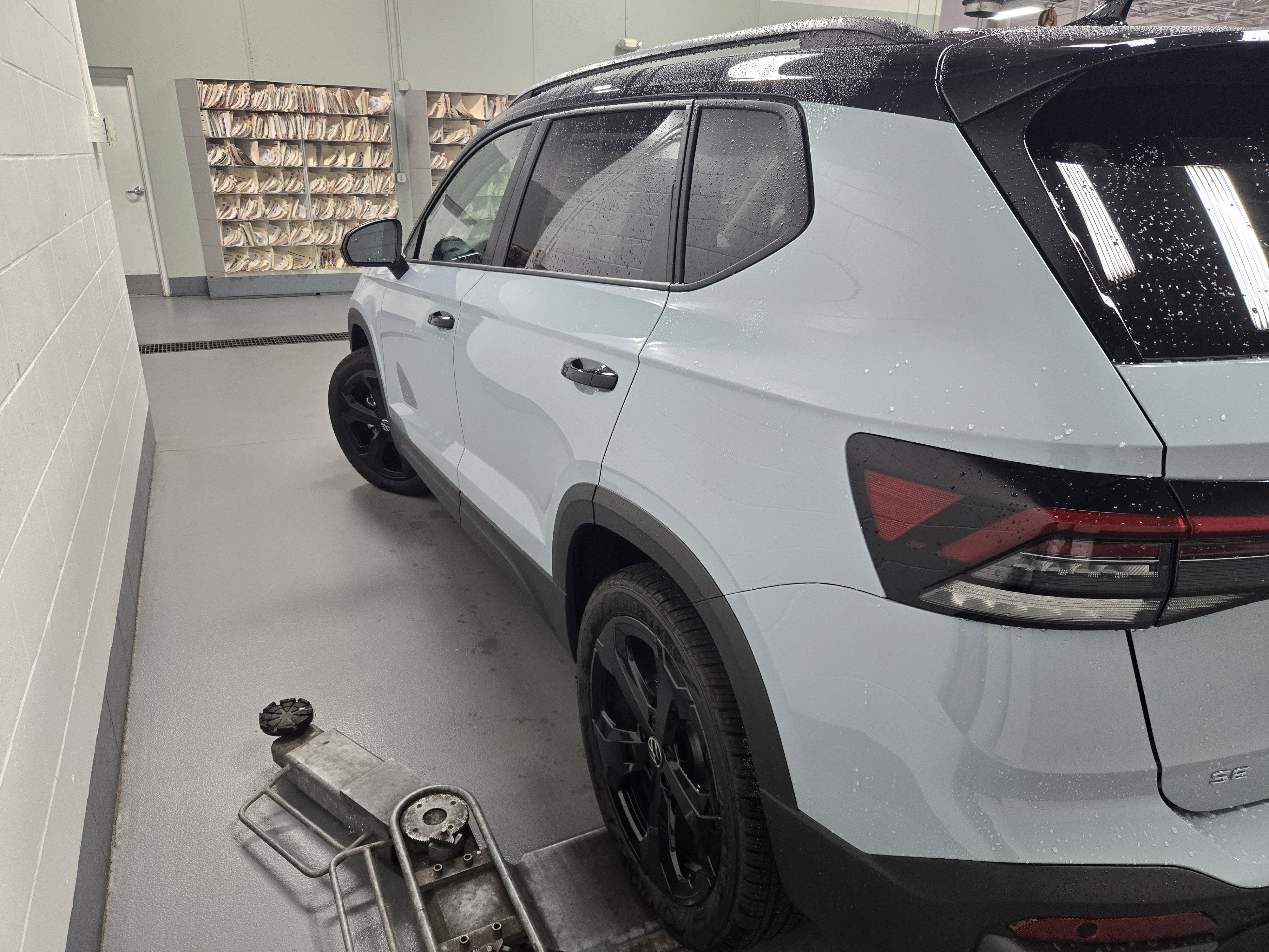 2025 Volkswagen Taos SE Black