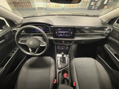 2025 Volkswagen Taos SE Black