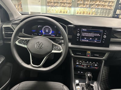 2025 Volkswagen Taos SE Black