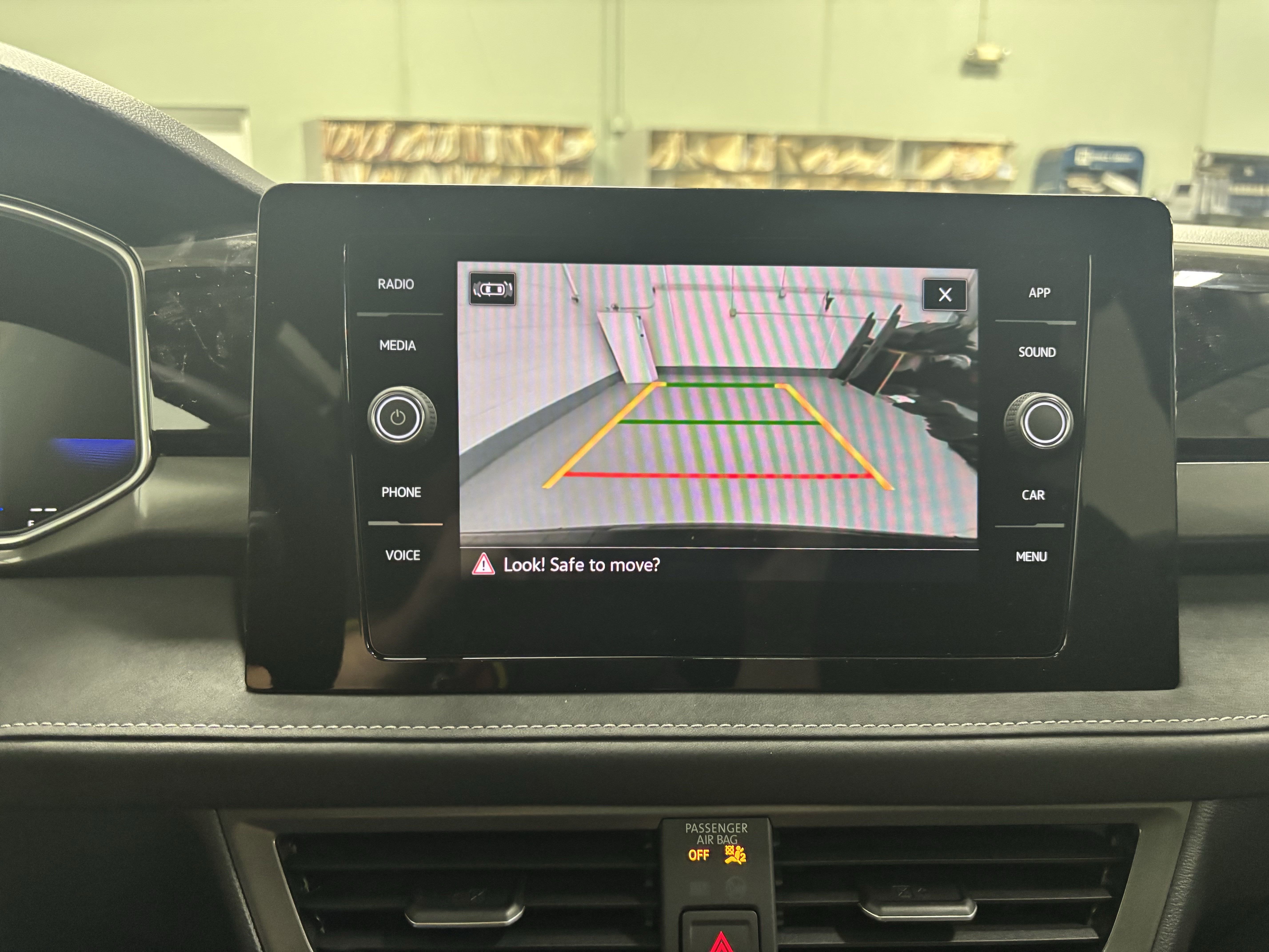 2025 Volkswagen Taos SE Black