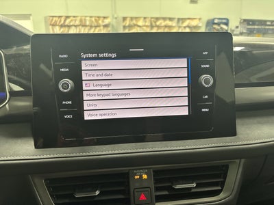 2025 Volkswagen Taos SE Black