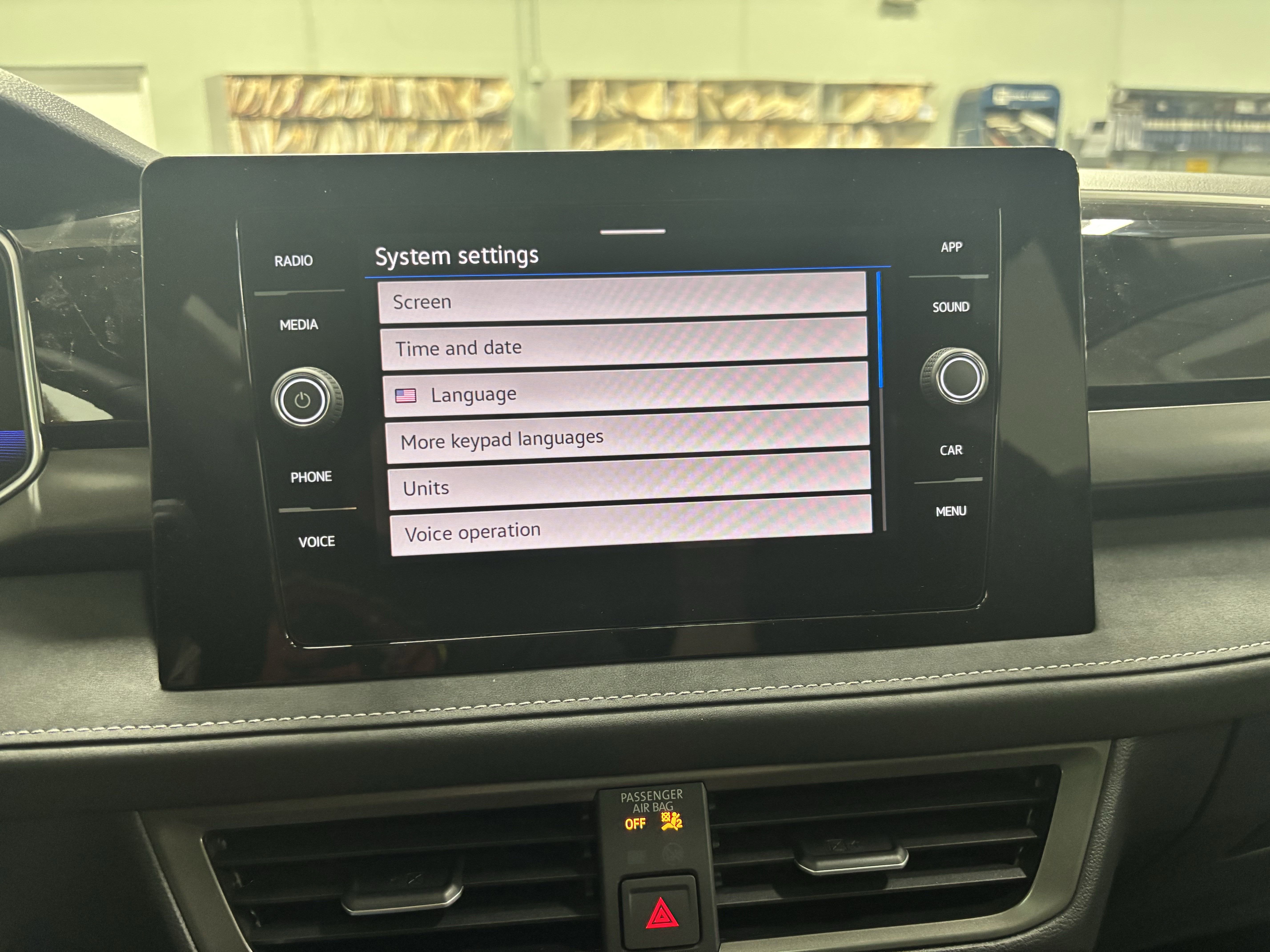 2025 Volkswagen Taos SE Black