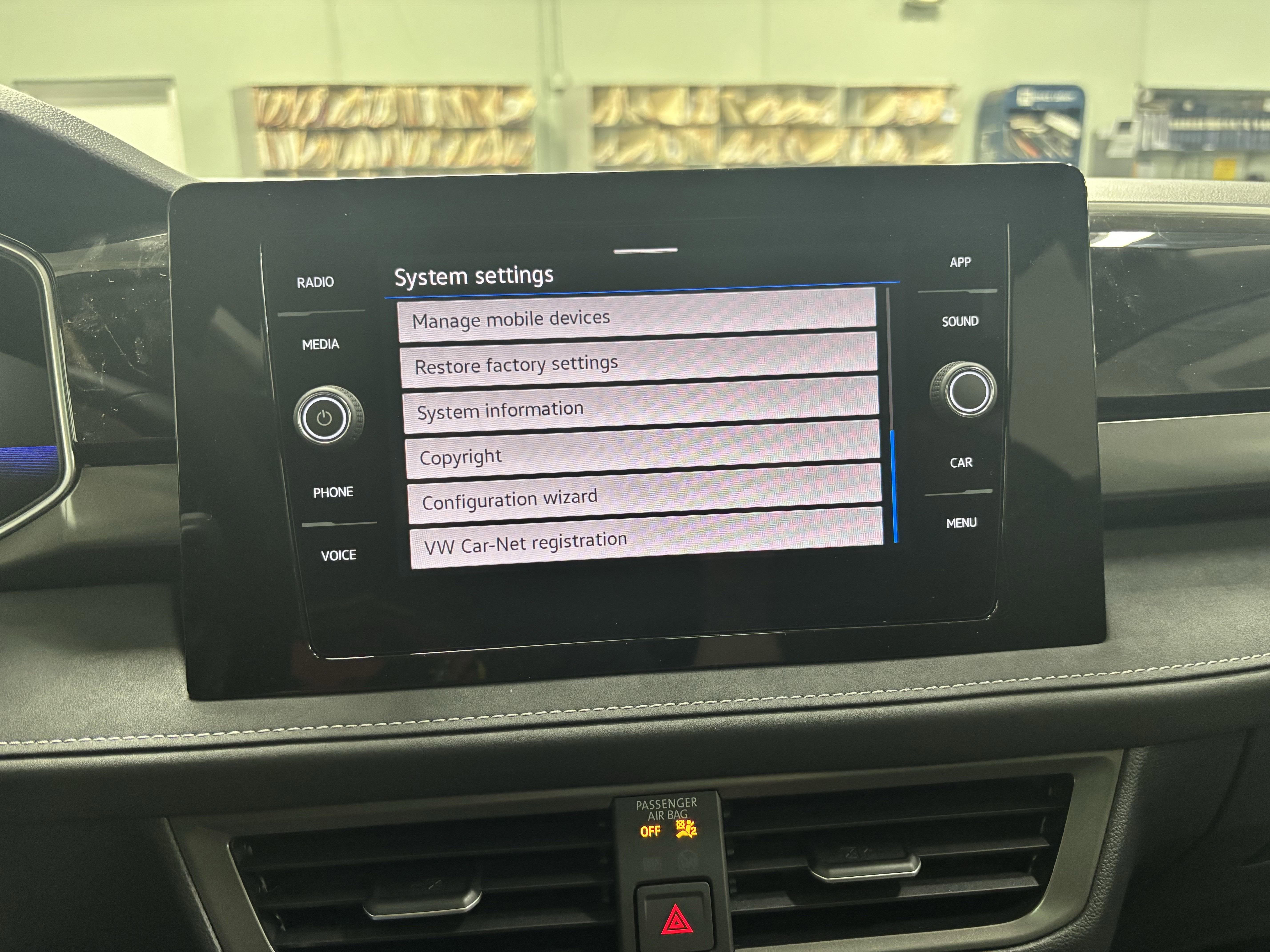 2025 Volkswagen Taos SE Black