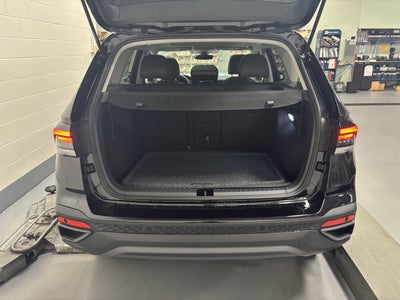 2025 Volkswagen Taos SE Black