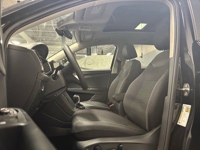 2025 Volkswagen Taos SE Black