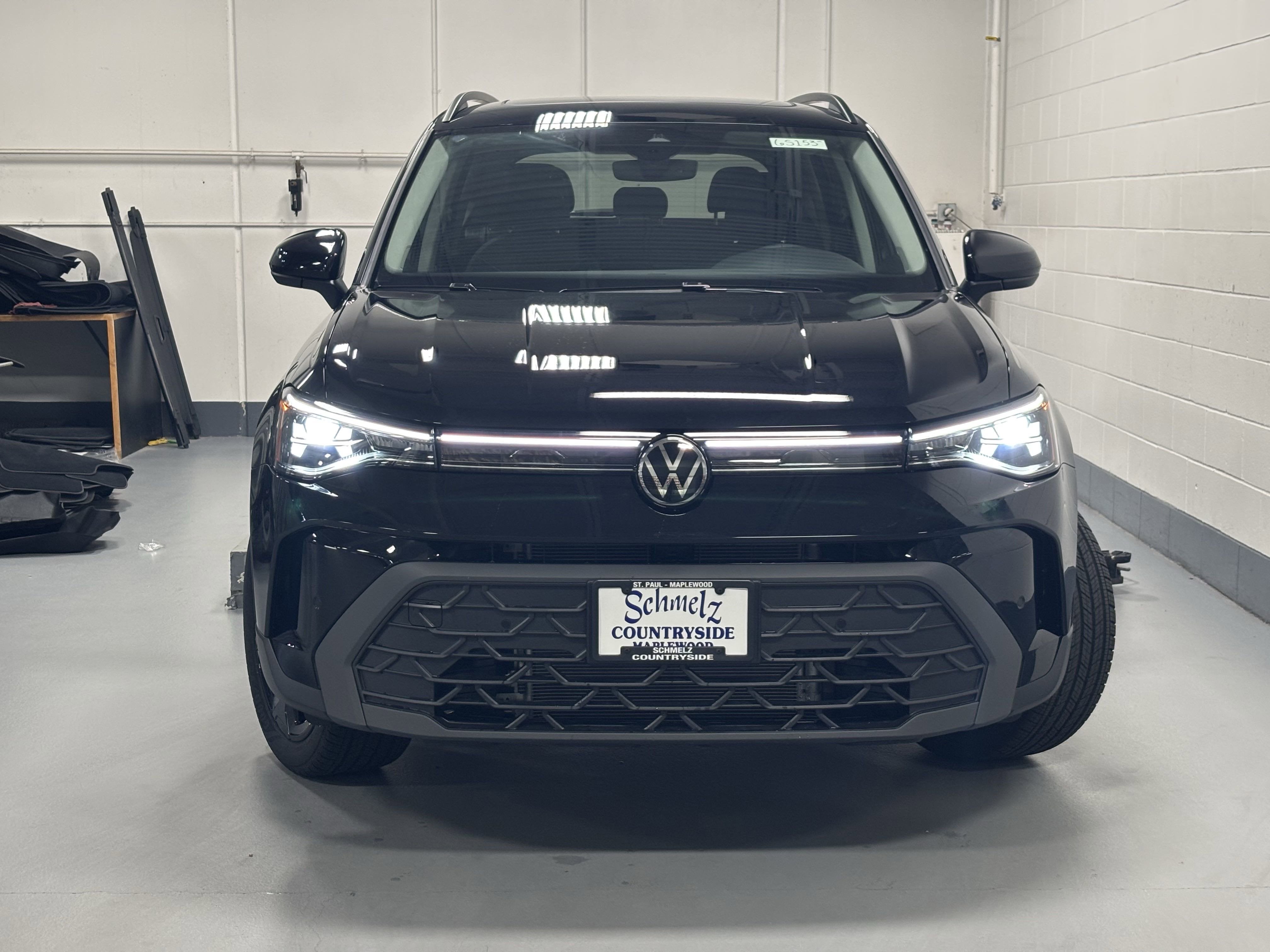 2025 Volkswagen Taos SE Black