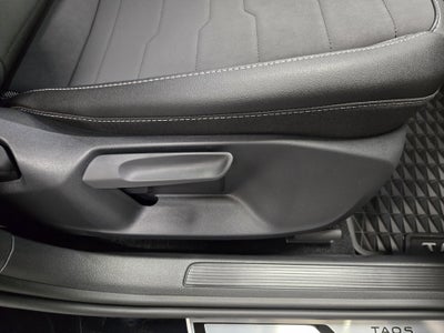 2025 Volkswagen Taos SE Black