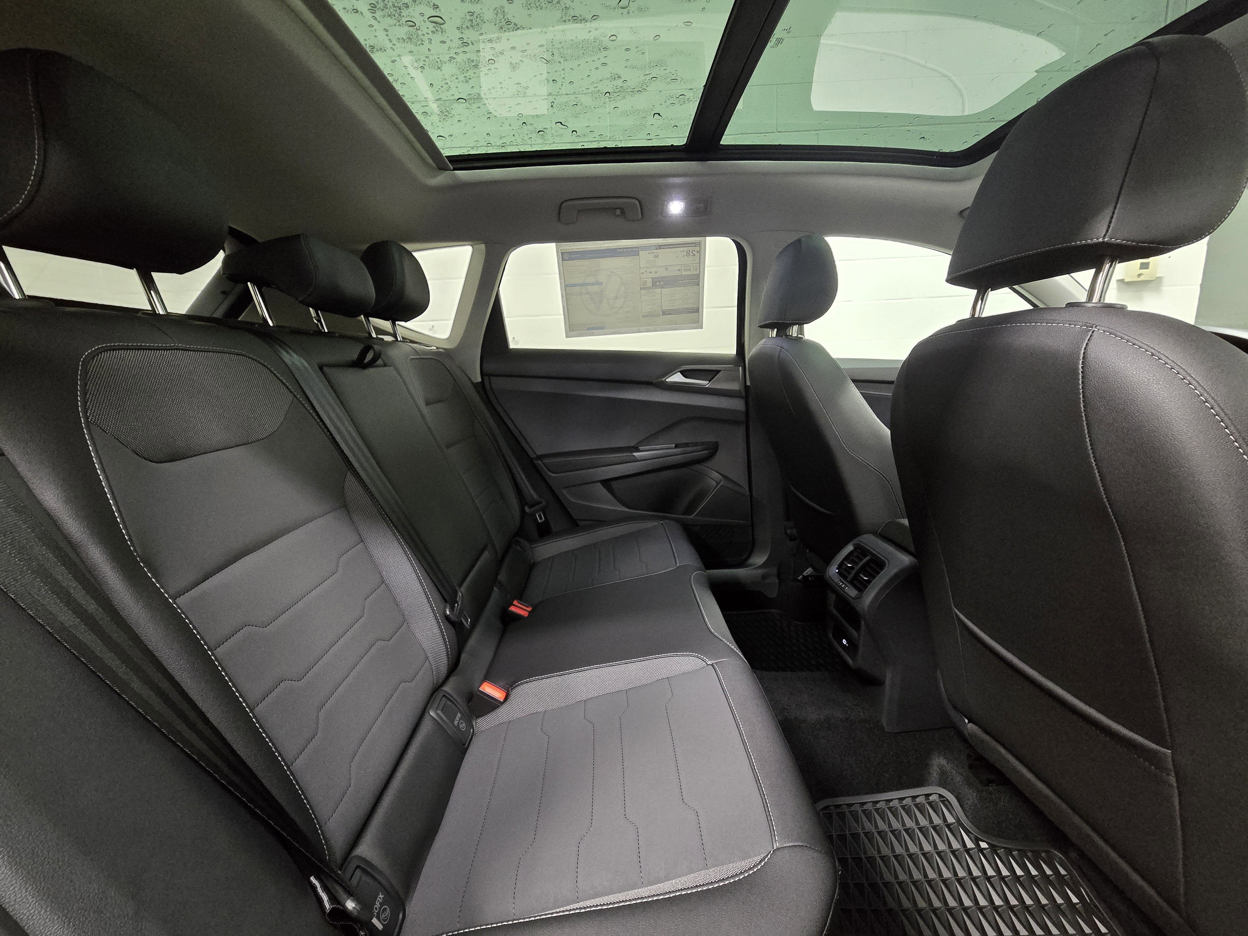 2025 Volkswagen Taos SE Black