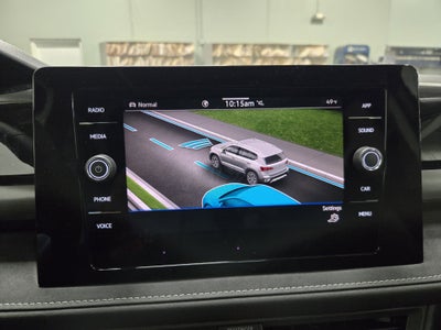 2025 Volkswagen Taos SE Black