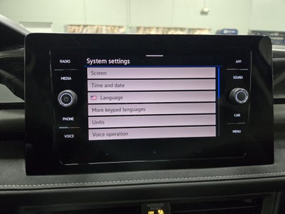 2025 Volkswagen Taos SE Black