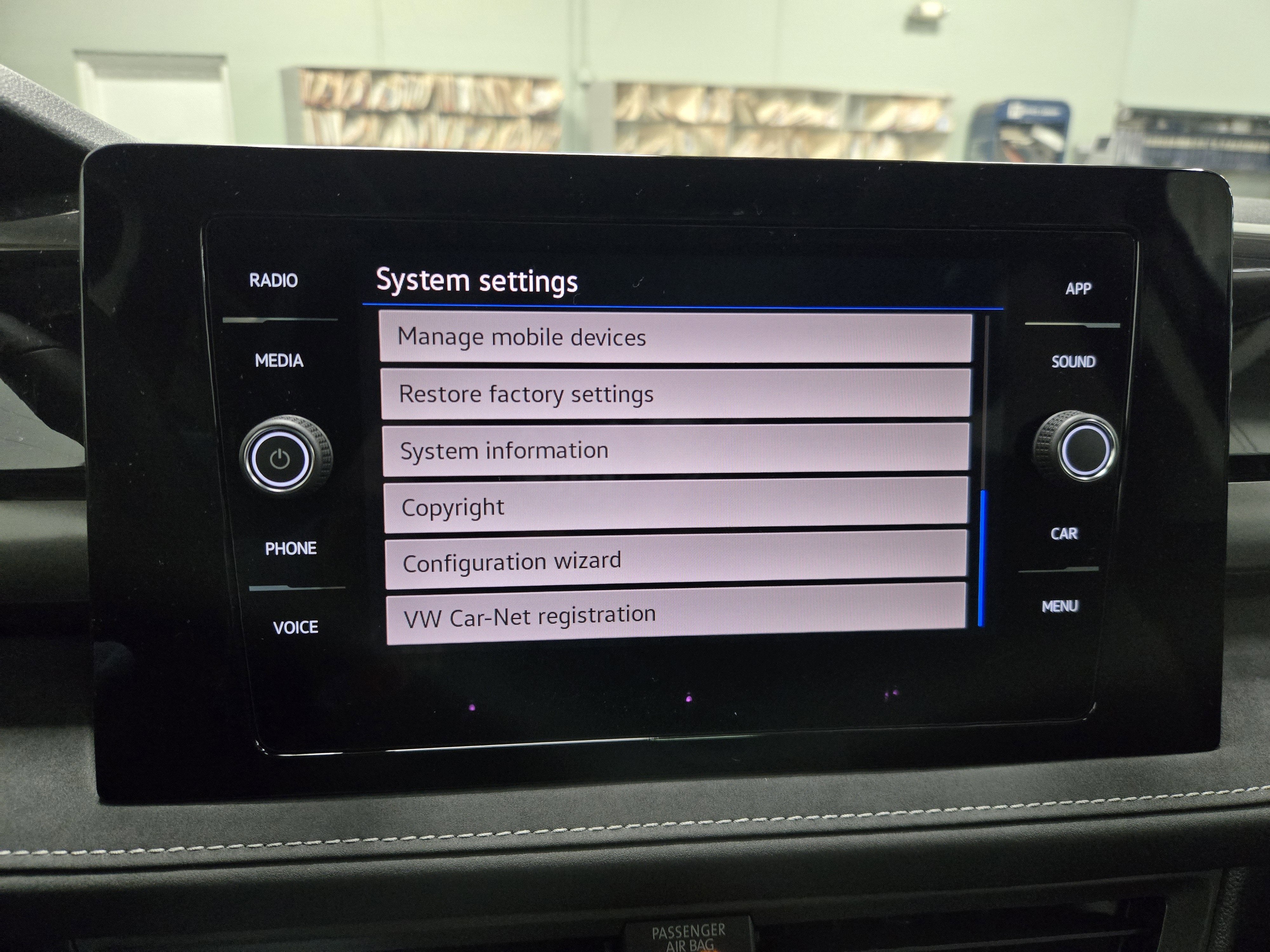 2025 Volkswagen Taos SE Black