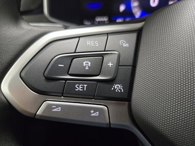 2025 Volkswagen Taos SE Black