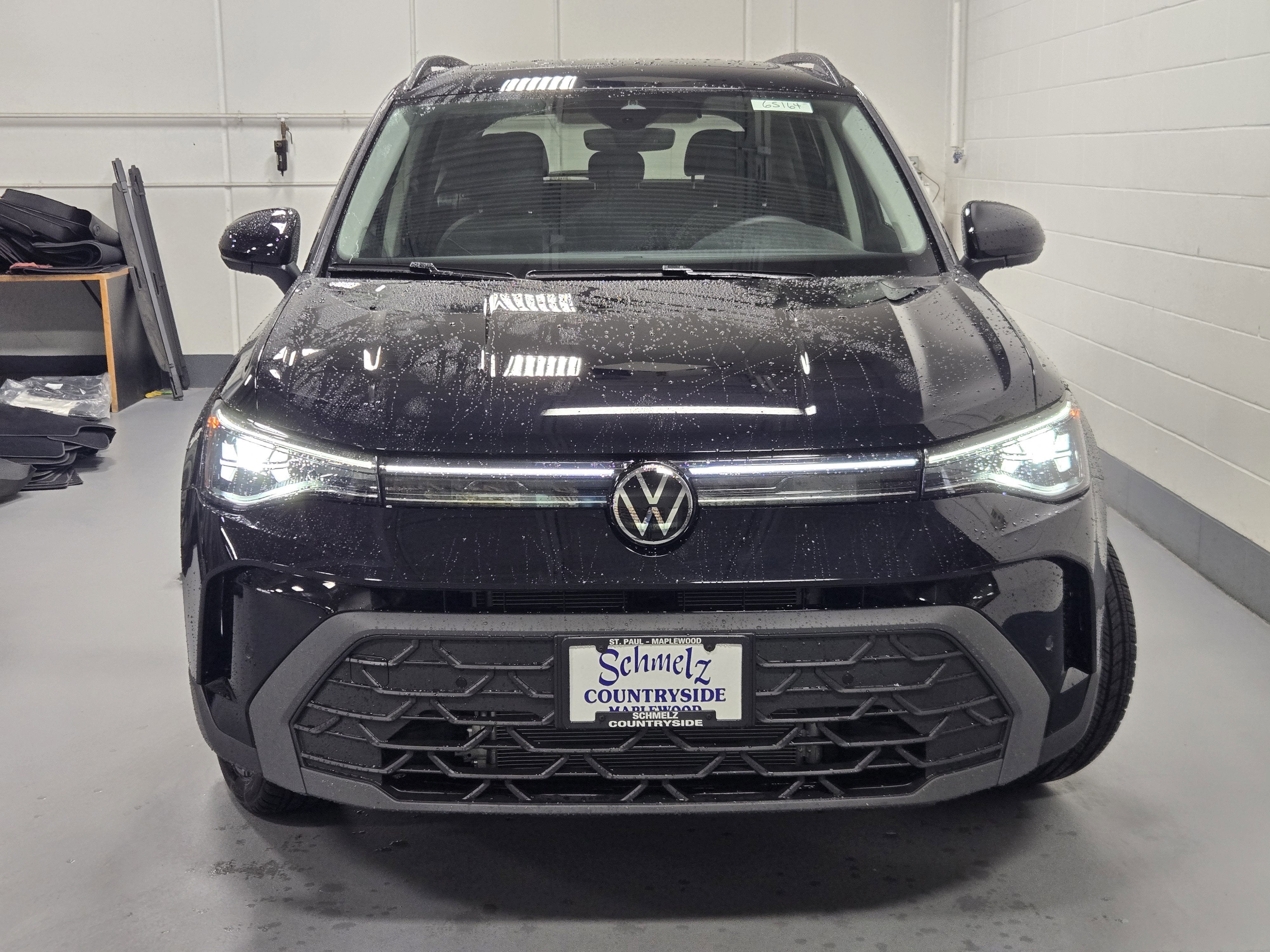 2025 Volkswagen Taos SE Black