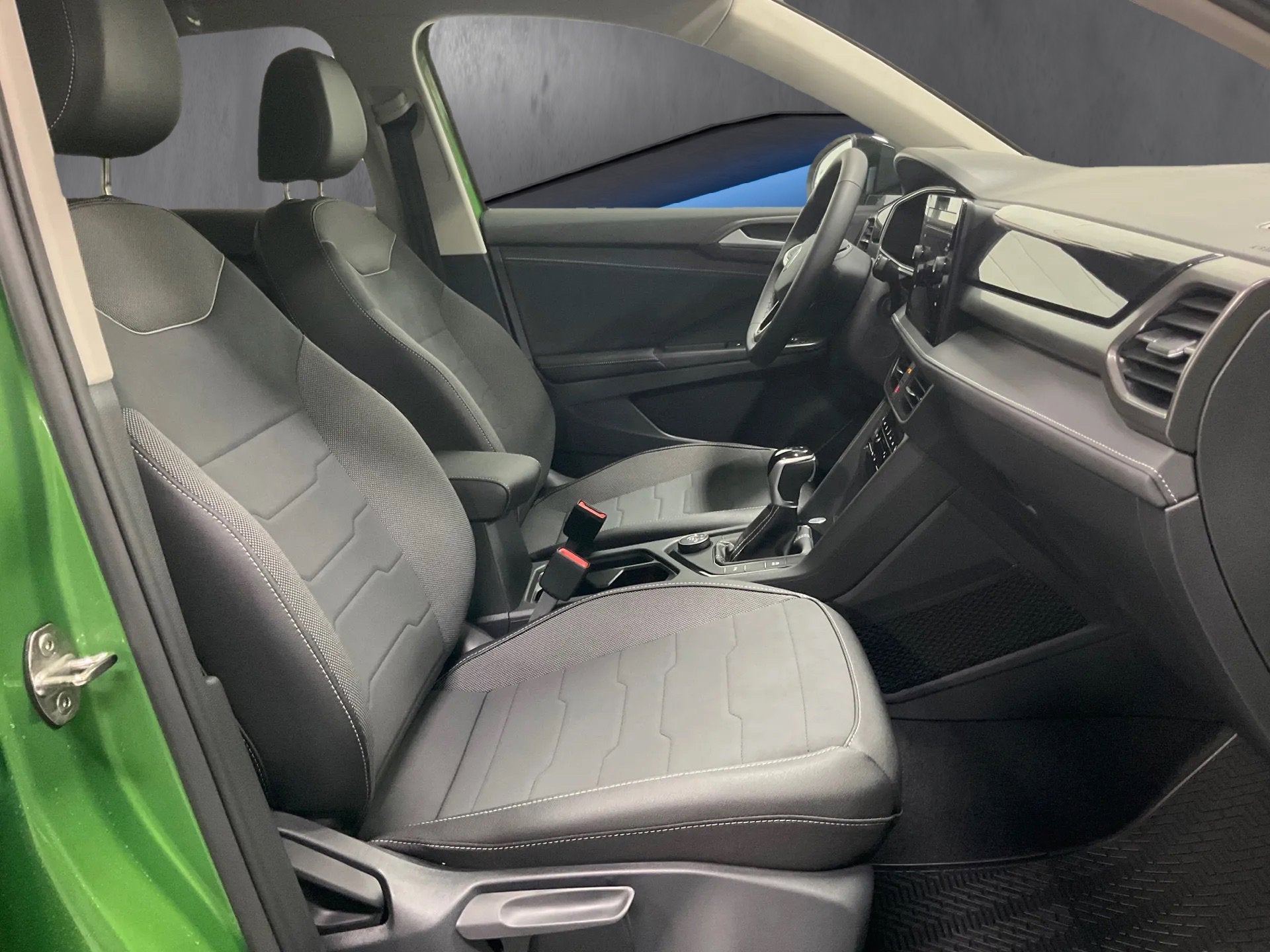 2026 Volkswagen Taos SE Black