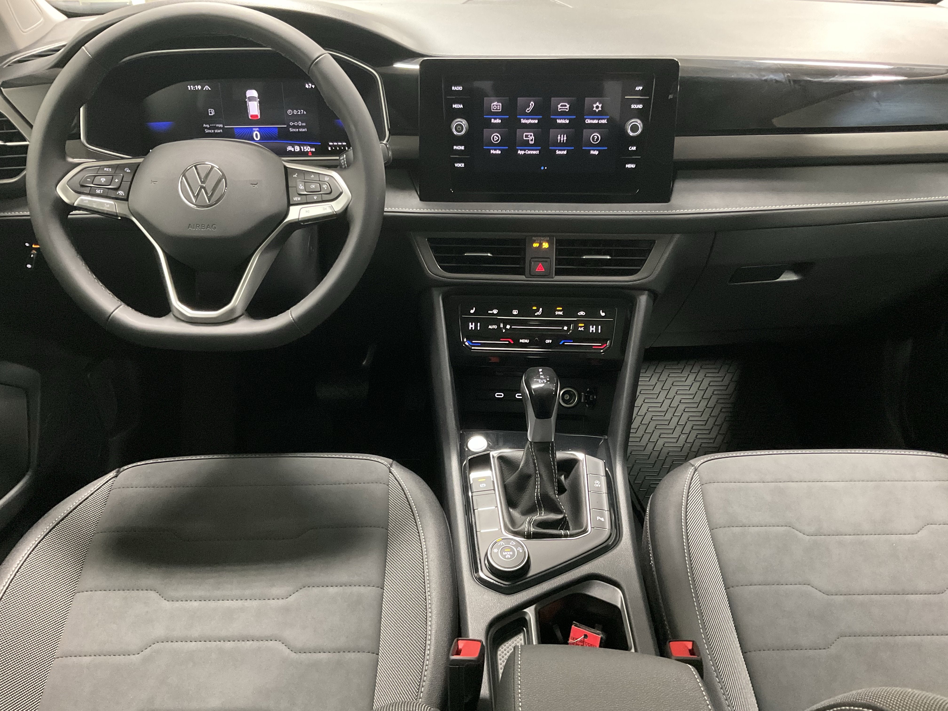 2026 Volkswagen Taos SE Black