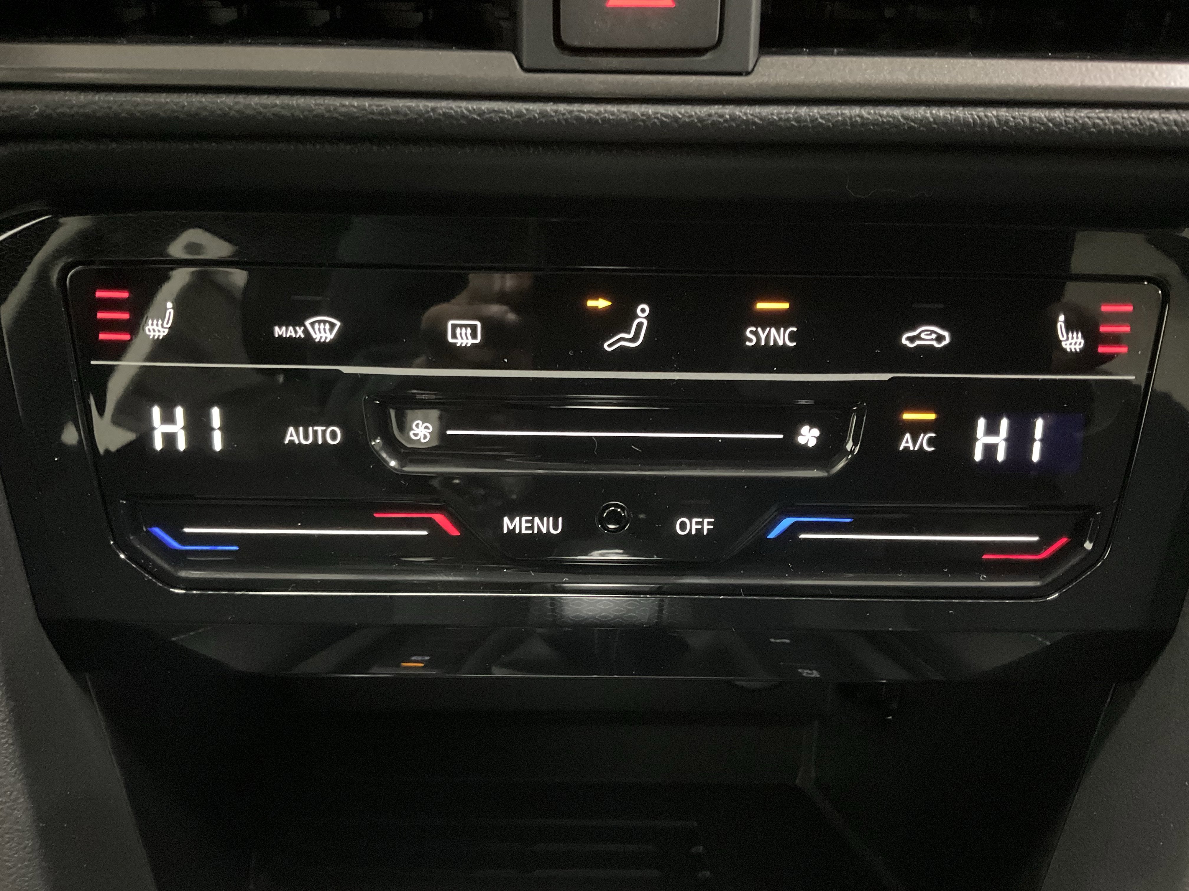 2026 Volkswagen Taos SE Black