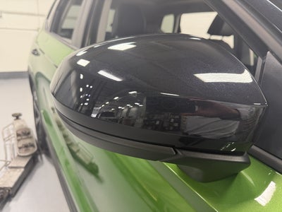 2026 Volkswagen Taos SE Black AWD w/Sunroof