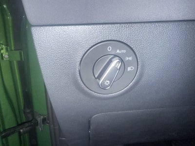 2026 Volkswagen Taos SE Black AWD w/Sunroof