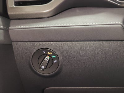 2026 Volkswagen Taos SE Black AWD w/Sunroof
