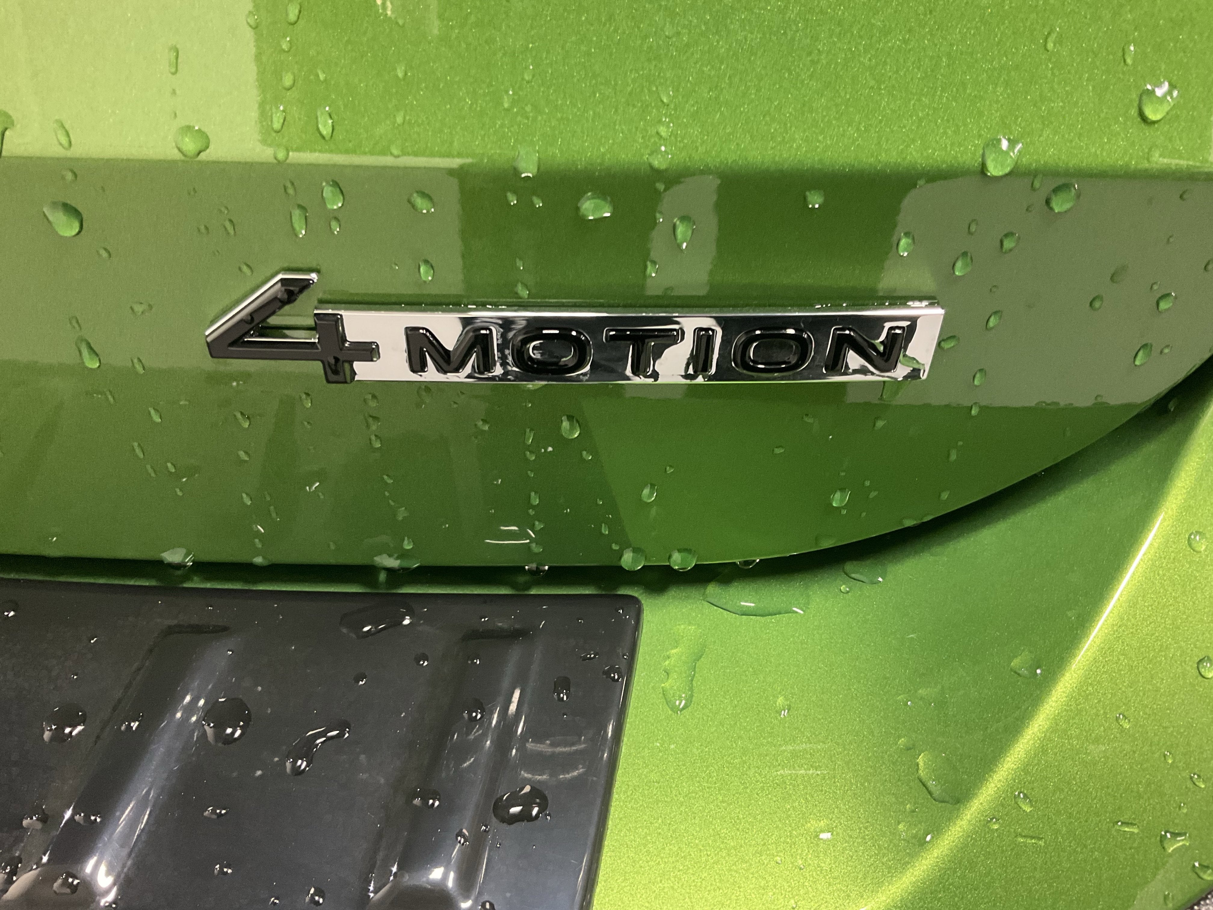 2026 Volkswagen Taos SE Black