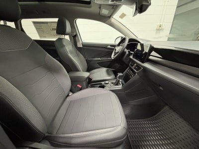 2025 Volkswagen Taos SE Black