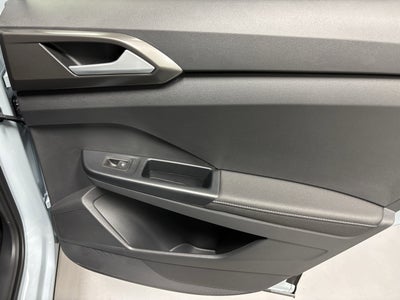 2025 Volkswagen Taos SE Black