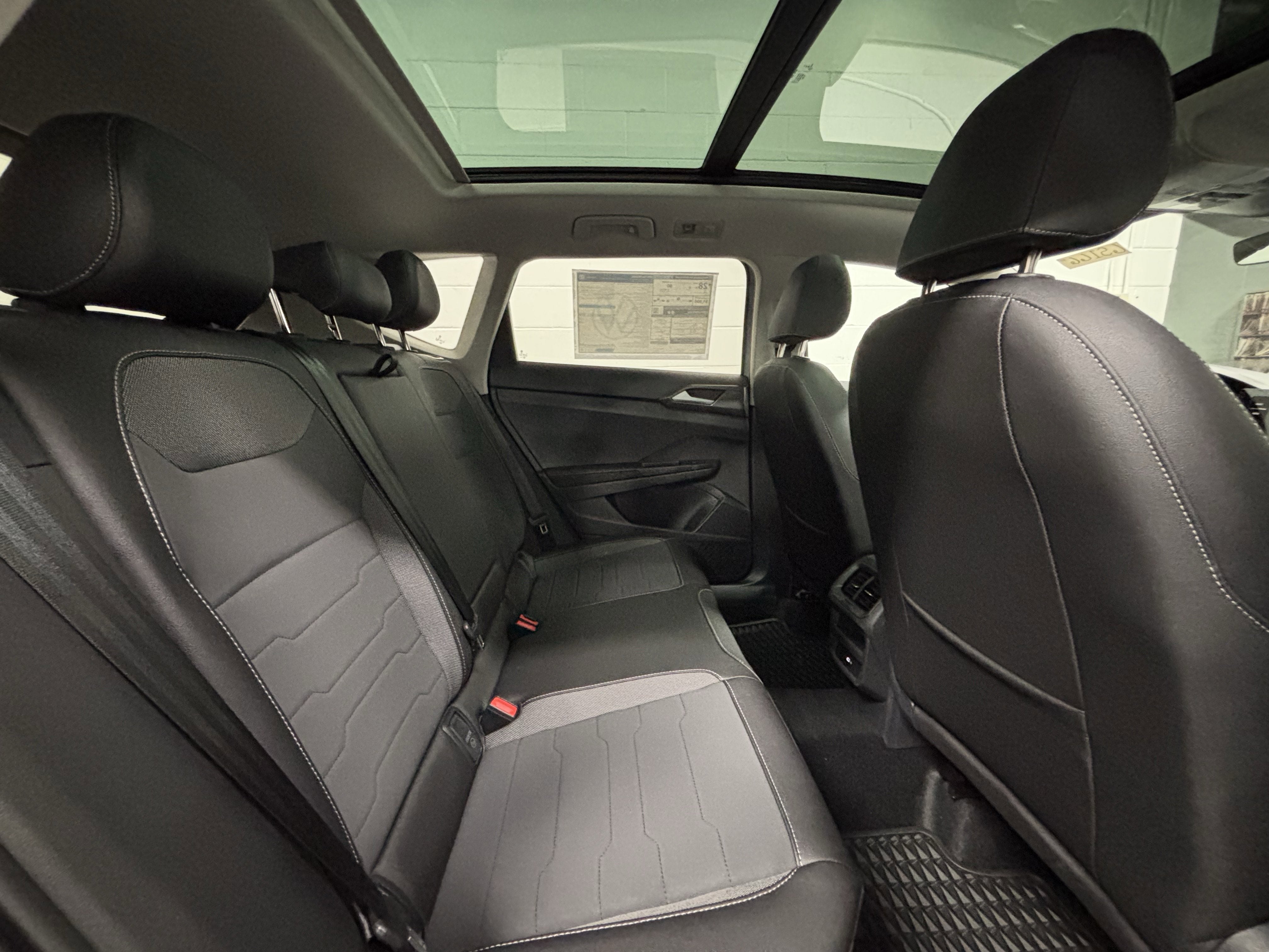 2025 Volkswagen Taos SE Black