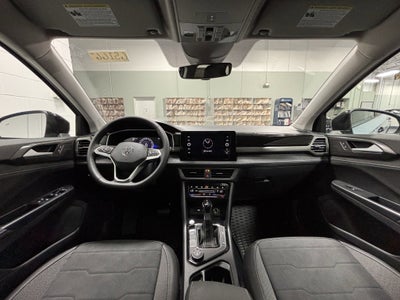 2025 Volkswagen Taos SE Black