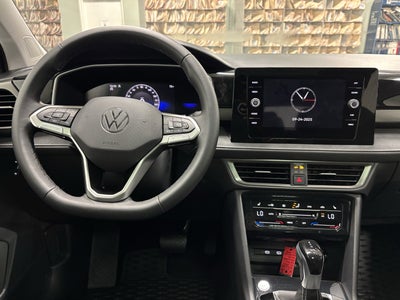 2025 Volkswagen Taos SE Black