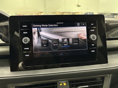 2025 Volkswagen Taos SE Black