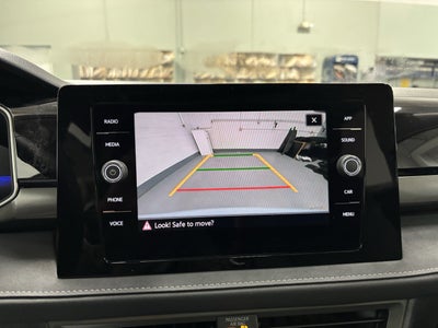 2025 Volkswagen Taos SE Black