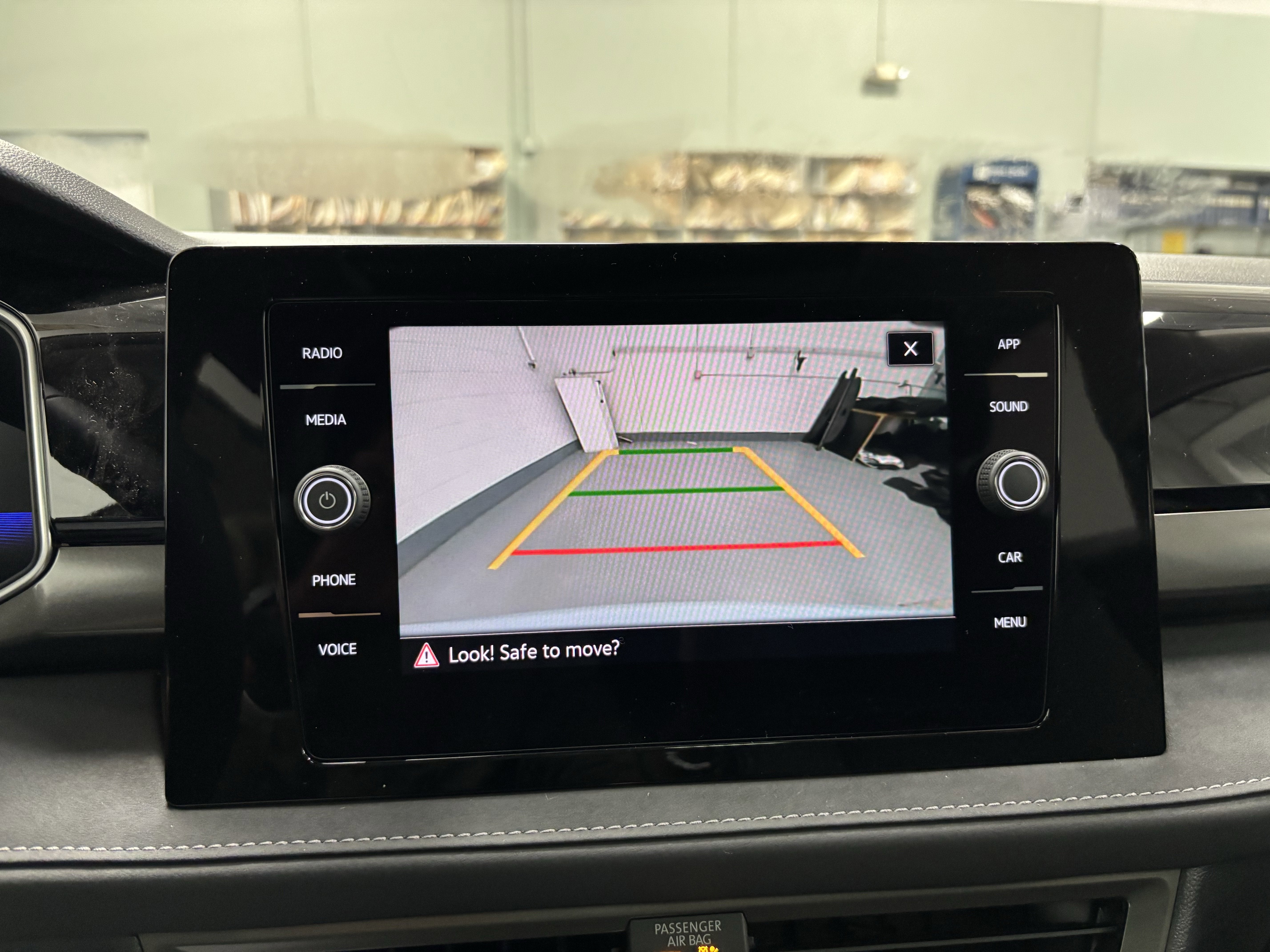 2025 Volkswagen Taos SE Black