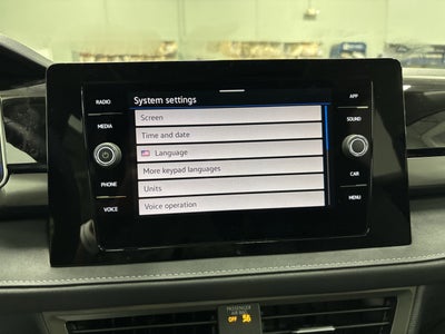 2025 Volkswagen Taos SE Black