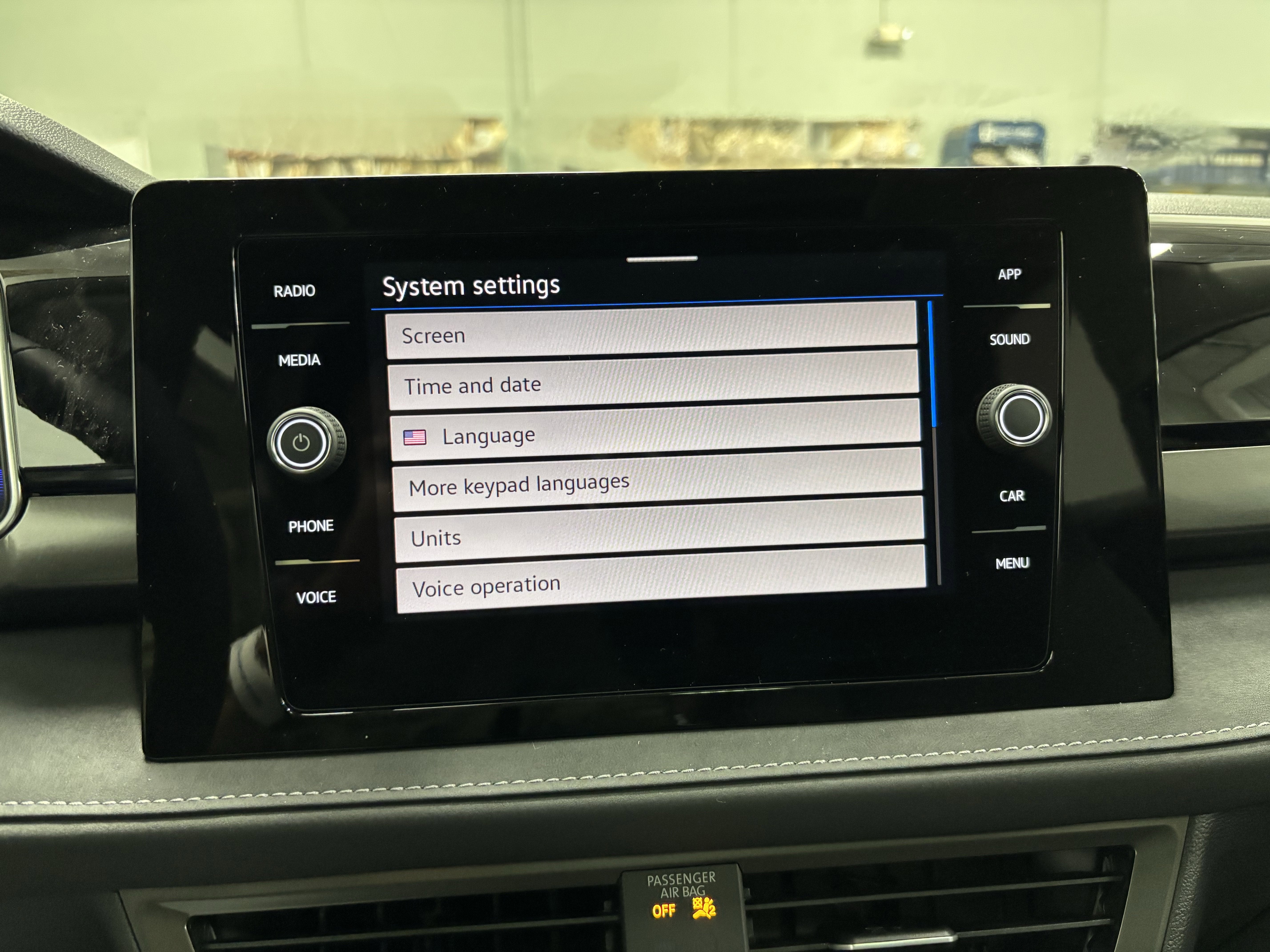 2025 Volkswagen Taos SE Black