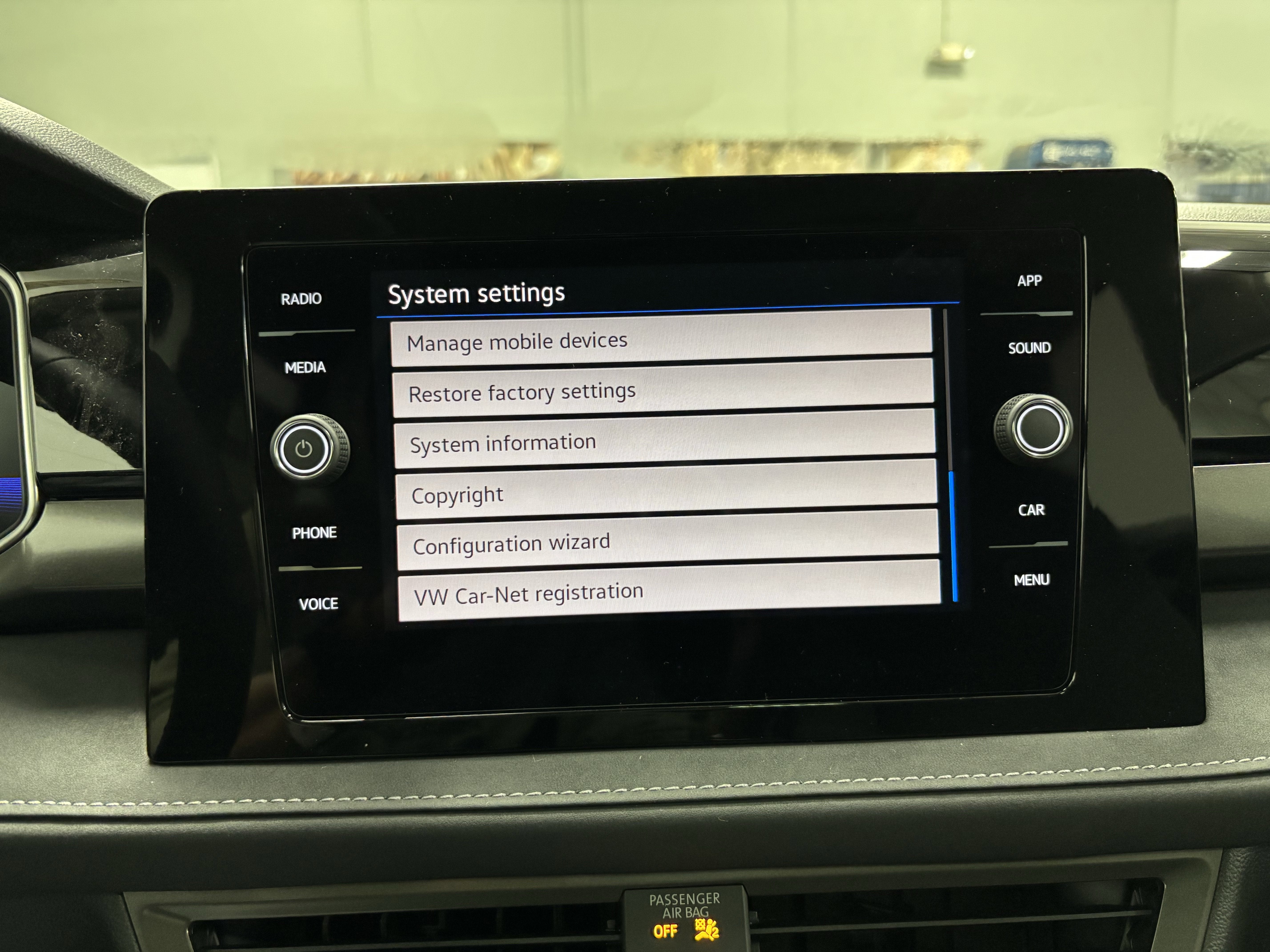 2025 Volkswagen Taos SE Black