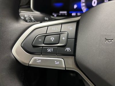 2025 Volkswagen Taos SE Black