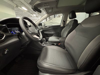 2025 Volkswagen Taos SE Black