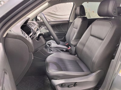 2023 Volkswagen Tiguan SE w/3rd Row Seat