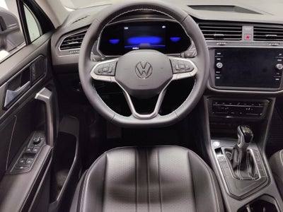 2023 Volkswagen Tiguan SE w/3rd Row Seat