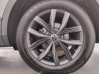 2023 Volkswagen Tiguan SE w/3rd Row Seat