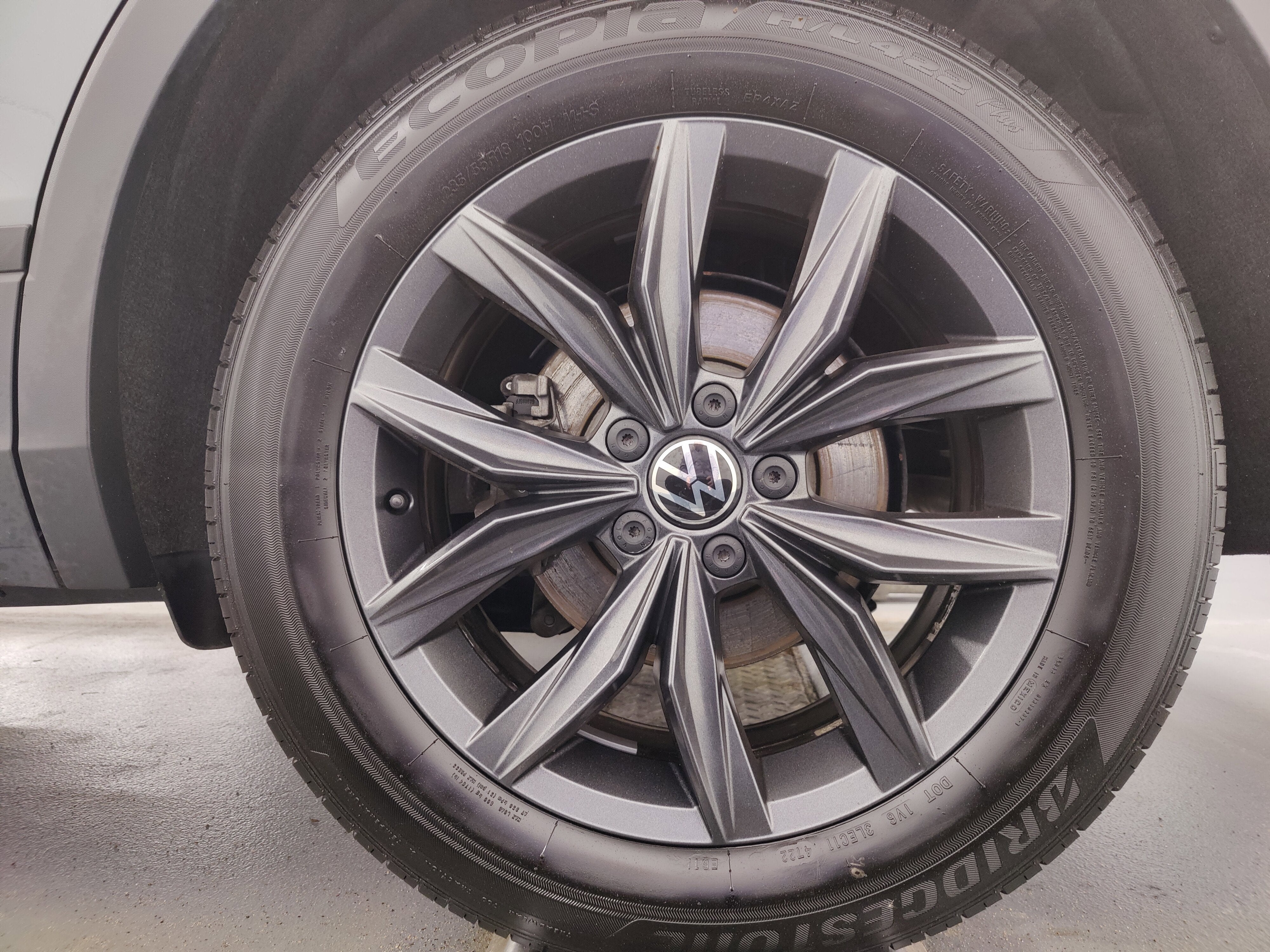 2023 Volkswagen Tiguan SE w/3rd Row Seat