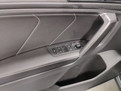 2023 Volkswagen Tiguan SE w/3rd Row Seat