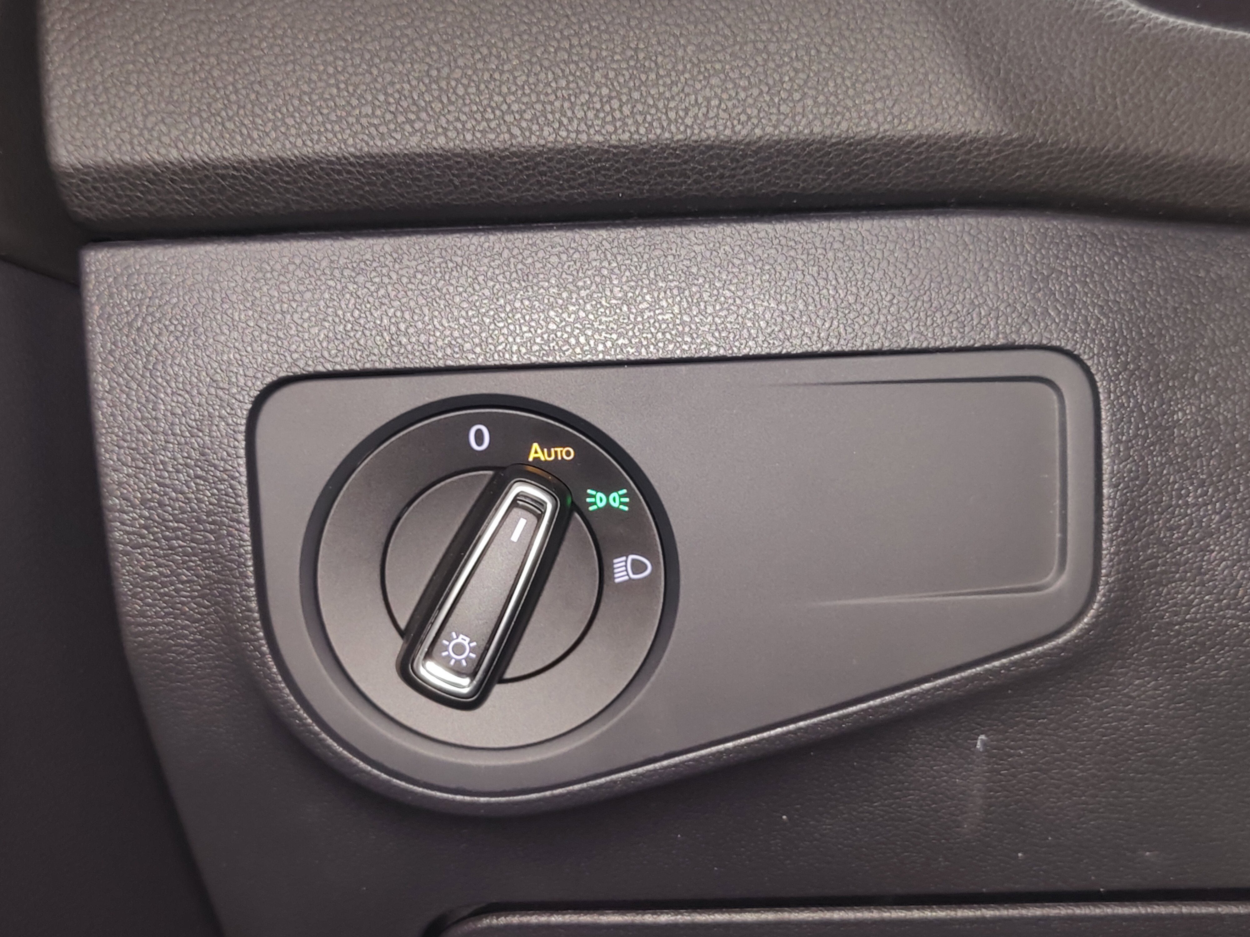 2023 Volkswagen Tiguan SE w/3rd Row Seat