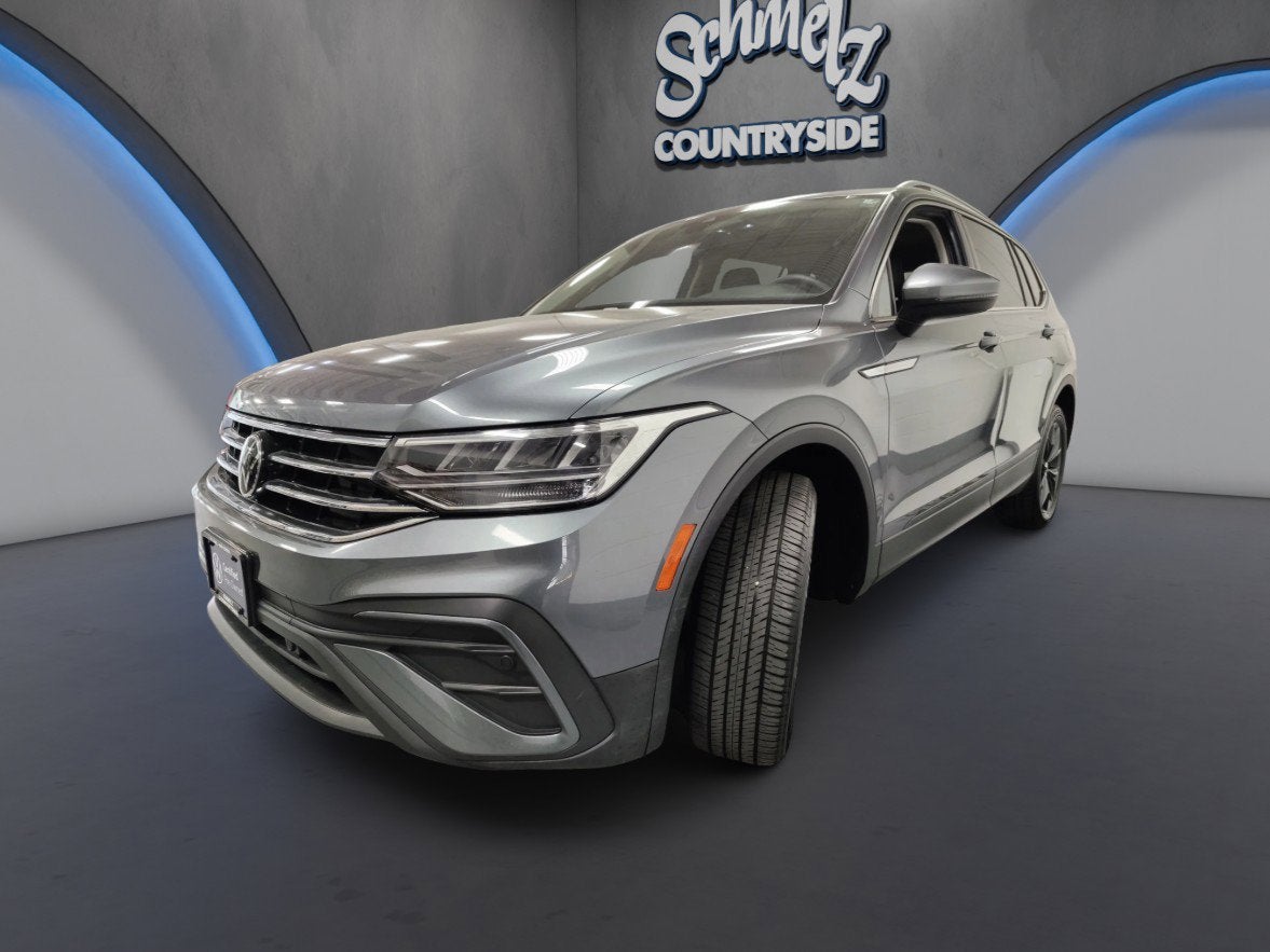 2023 Volkswagen Tiguan SE w/3rd Row Seat